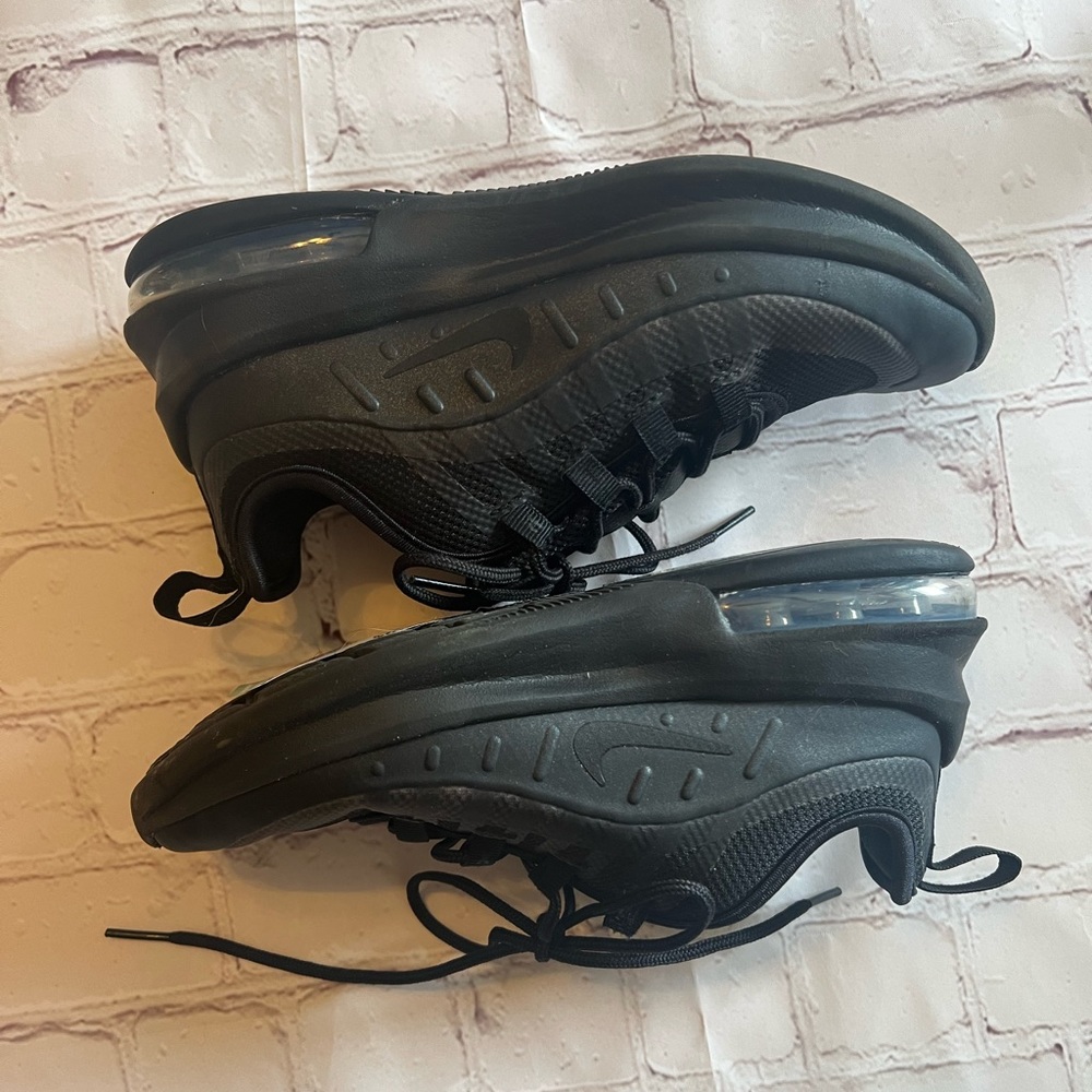 Black Nike air